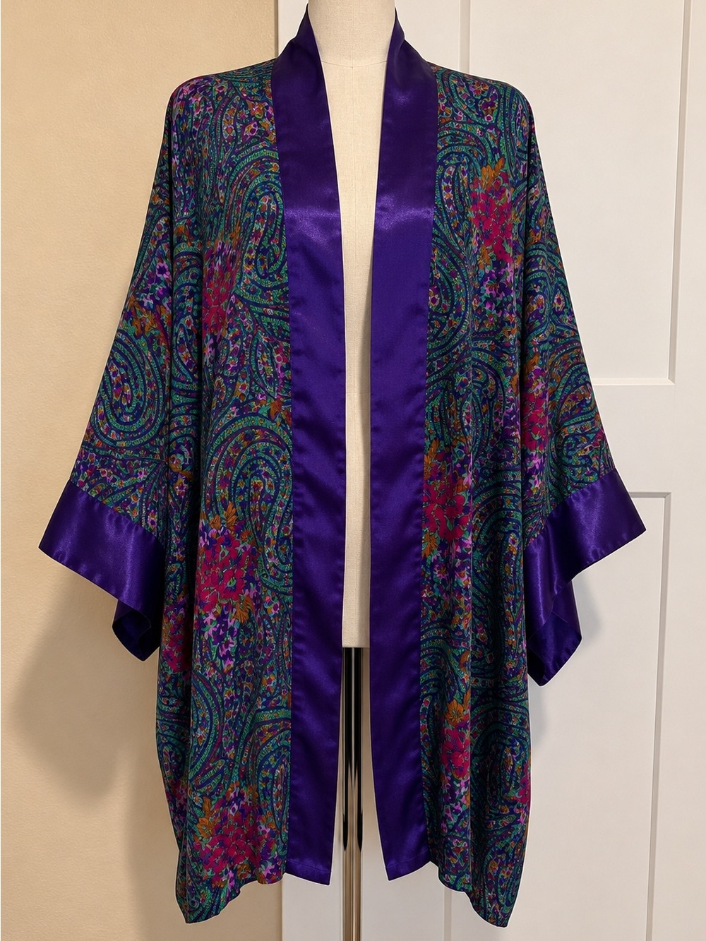 Vintage Victorias Secret Gold Label Kimono Paisley Satin Floral Purple One Size